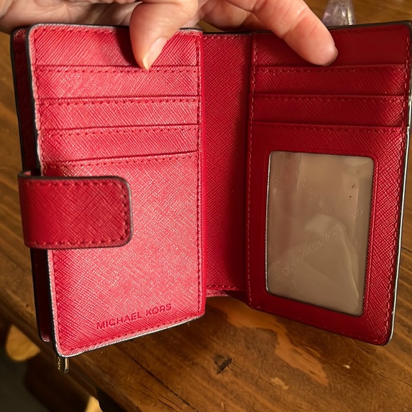 Michael Kors Jet Set Medium Leather Wallet - Picture 3 of 4